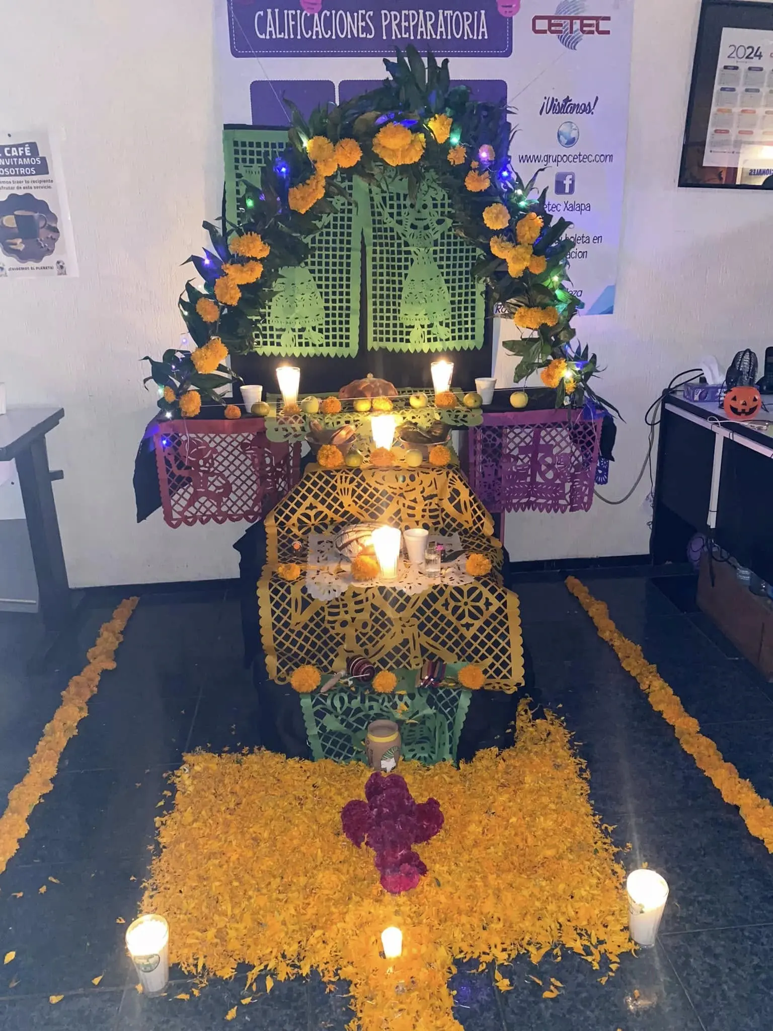 Altares y actividades culturales del Día de Muertos en Cetec Xalapa